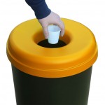 316-0220 ΚΑΔΟΣ ΠΛΑΣΤΙΚΟΣ BASIC OPEN TOP FULL COLOR ΜΑΥΡΟΣ ΜΕ ΚΙΤΡΙΝΟ ΚΑΠΑΚΙ Ø42xh62,5cm 60LT VIOMES